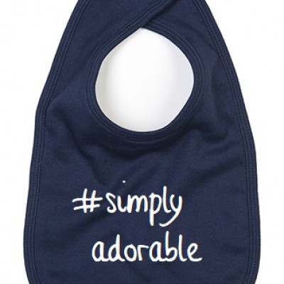 BABY SLABBETJE #SIMPLY ADORABLE (ALS JE ANDERE TEKSTKLEUR WIL VERMELDEN IN OPMERKING)
